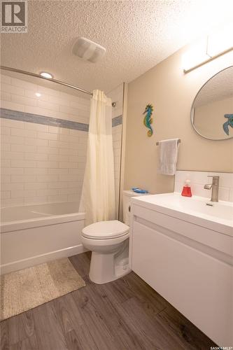 202 2781 Woodbridge Drive, Prince Albert, SK - Indoor Photo Showing Bathroom