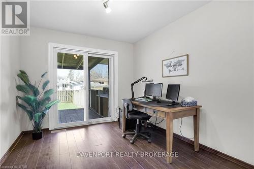 14 Mohegan Crescent, London, ON - Indoor Photo Showing Office