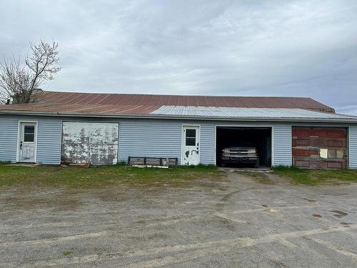 Garage - 171 Route 139, Acton Vale, QC 