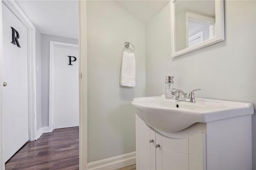 42 John Street S, Halton Hills, ON - Indoor Photo Showing Bathroom