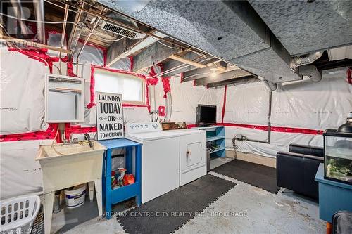 129 Highbury Ave, London, ON - Indoor Photo Showing Laundry Room