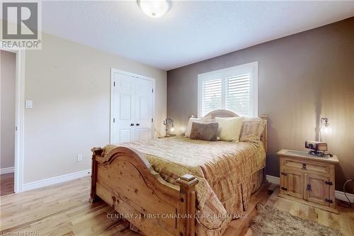 1839 Parkhurst Ave, London, ON - Indoor Photo Showing Bedroom