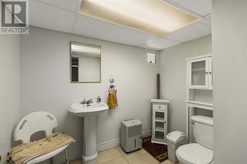911 Wellington St E, Sault Ste. Marie, ON - Indoor Photo Showing Bathroom