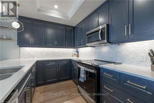 908 - 460 Callaway Road, London, ON - Indoor Photo Showing Kitchen With Double Sink With Upgraded Kitchen