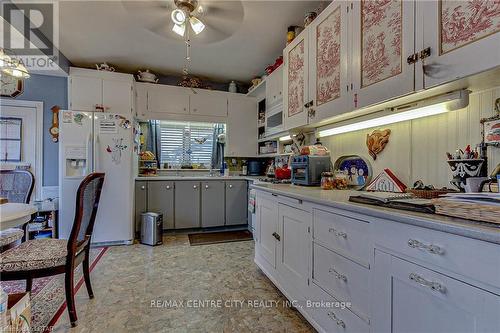 40024 Talbot Line, Southwold, ON - Indoor Photo Showing Kitchen
