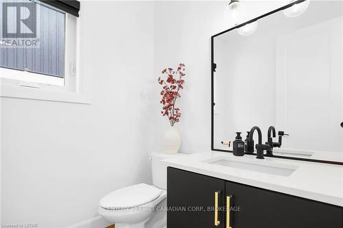 3487 Isleworth Road, London, ON - Indoor Photo Showing Bathroom