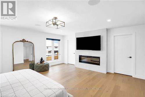 3487 Isleworth Road, London, ON - Indoor With Fireplace