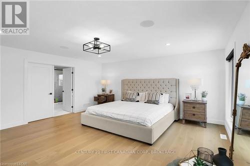 3487 Isleworth Road, London, ON - Indoor Photo Showing Bedroom
