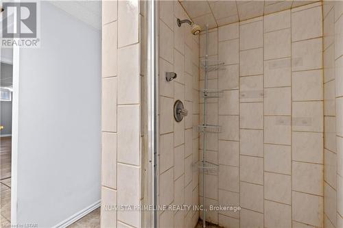 122 Highbury Ave N, London, ON - Indoor Photo Showing Bathroom