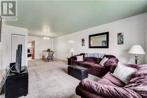 2380 Iris Street, Ottawa, ON - Indoor Photo Showing Living Room