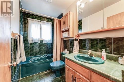 2380 Iris Street, Ottawa, ON - Indoor Photo Showing Bathroom