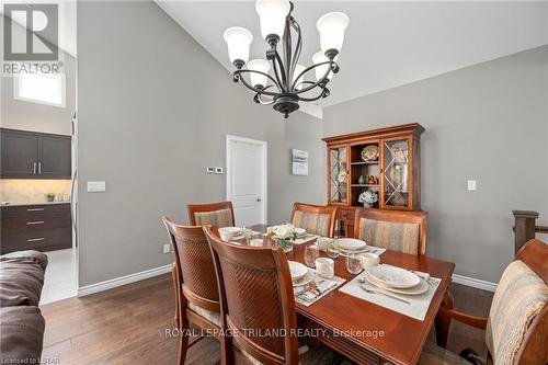 190 Emery Street, Central Elgin, ON - Indoor Photo Showing Dining Room