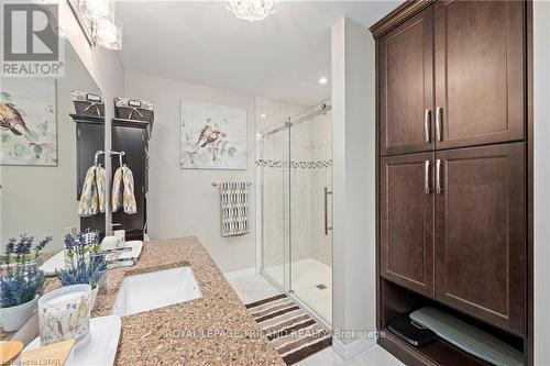 190 Emery Street, Central Elgin, ON - Indoor Photo Showing Bathroom