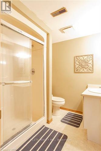 19 Riverview Road, Ingersoll, ON - Indoor Photo Showing Bathroom