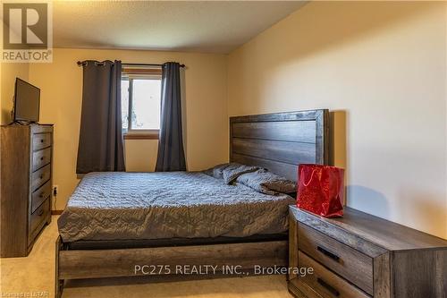19 Riverview Road, Ingersoll, ON - Indoor Photo Showing Bedroom