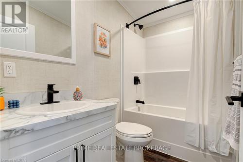 66 Fairview Crescent, North Perth (32 - Listowel), ON - Indoor Photo Showing Bathroom