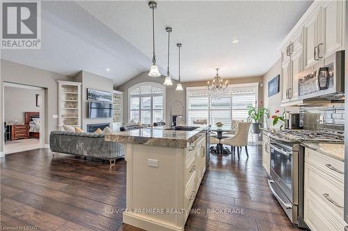 41 - 2081 Wallingford Avenue, London, ON - Indoor Photo Showing Kitchen With Upgraded Kitchen