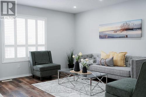 32 Trumpet Valley Boulevard, Brampton, ON - Indoor Photo Showing Living Room