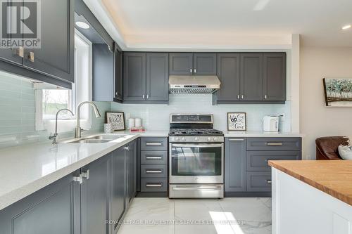 1038 Windbrook Grove, Mississauga, ON - Indoor Photo Showing Kitchen With Double Sink