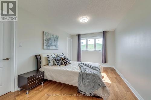 1038 Windbrook Grove, Mississauga, ON - Indoor Photo Showing Bedroom