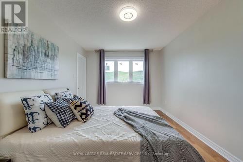 1038 Windbrook Grove, Mississauga, ON - Indoor Photo Showing Bedroom