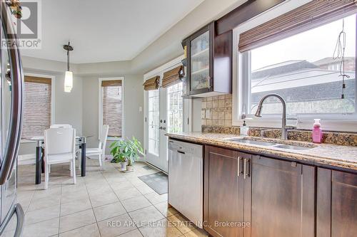 64 Metcalfe Drive, Bradford West Gwillimbury, ON - Indoor Photo Showing Kitchen With Double Sink