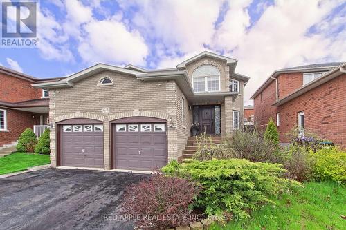 64 Metcalfe Drive, Bradford West Gwillimbury, ON - Outdoor With Facade