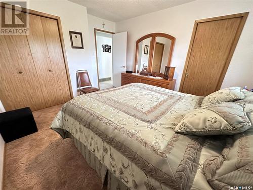 105 2Nd Avenue E, Lampman, SK - Indoor Photo Showing Bedroom