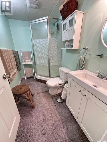 105 2Nd Avenue E, Lampman, SK - Indoor Photo Showing Bathroom