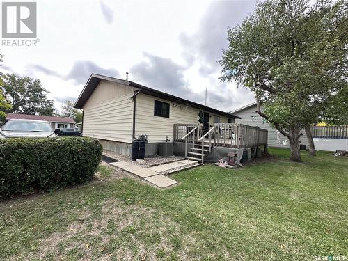 105 2Nd Avenue E, Lampman, SK - Outdoor