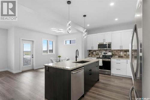 695 Underhill Road, Saskatoon, SK - Indoor Photo Showing Kitchen With Upgraded Kitchen
