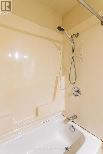 136 Elmwood Avenue E, London, ON - Indoor Photo Showing Bathroom