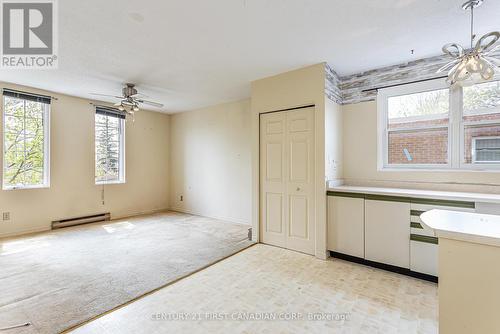 136 Elmwood Avenue E, London, ON - Indoor Photo Showing Other Room