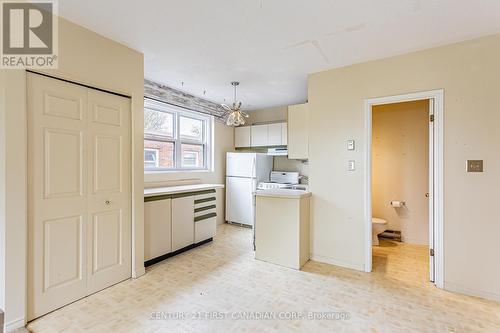 136 Elmwood Avenue E, London, ON - Indoor Photo Showing Kitchen