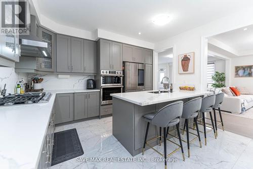 3 Grierson Trail, Hamilton, ON - Indoor Photo Showing Kitchen With Upgraded Kitchen