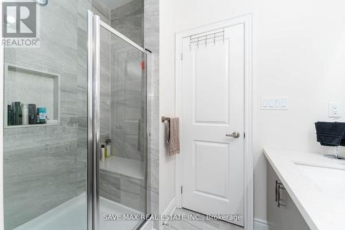 3 Grierson Trail, Hamilton, ON - Indoor Photo Showing Bathroom