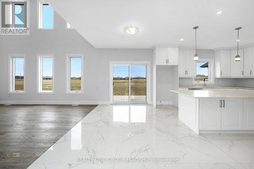 134 Tuscany Trail, Chatham-Kent (Chatham), ON - Indoor Photo Showing Kitchen