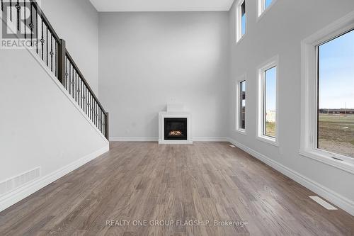 134 Tuscany Trail, Chatham-Kent, ON - Indoor With Fireplace