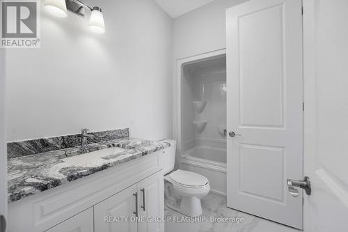 85 Kingsbridge Drive, Amherstburg, ON - Indoor Photo Showing Bathroom