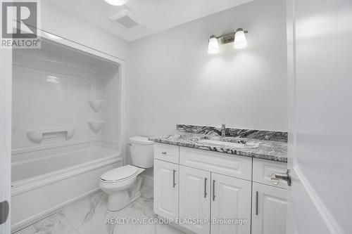 85 Kingsbridge Drive, Amherstburg, ON - Indoor Photo Showing Bathroom