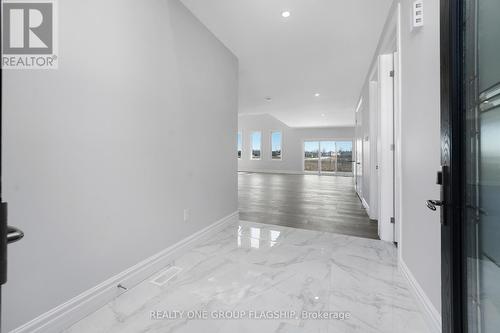 85 Kingsbridge Drive, Amherstburg, ON - Indoor Photo Showing Other Room