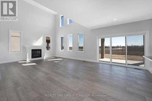 85 Kingsbridge Drive, Amherstburg, ON - Indoor With Fireplace