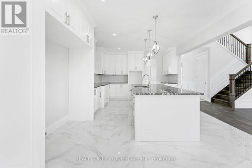 322 Benson Court, Amherstburg, ON - Indoor Photo Showing Kitchen