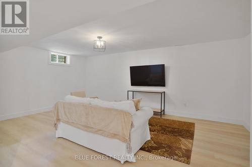 266 Highview Crescent, London, ON - Indoor Photo Showing Bedroom