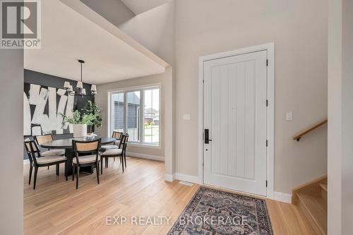 2064 Wickerson Road, London, ON - Indoor Photo Showing Dining Room