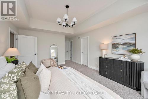 2064 Wickerson Road, London, ON - Indoor Photo Showing Bedroom