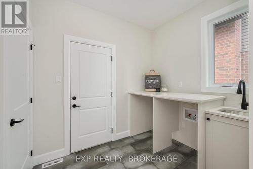 2064 Wickerson Road, London, ON - Indoor Photo Showing Other Room