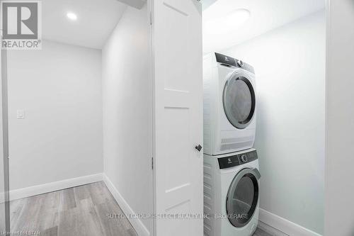 2 - 135 Windsor Crescent, London, ON - Indoor Photo Showing Laundry Room