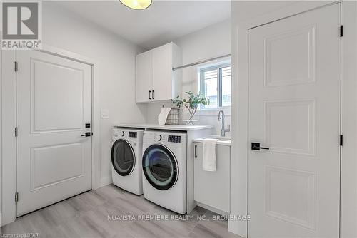 2318 Wickerson Road, London, ON - Indoor Photo Showing Laundry Room