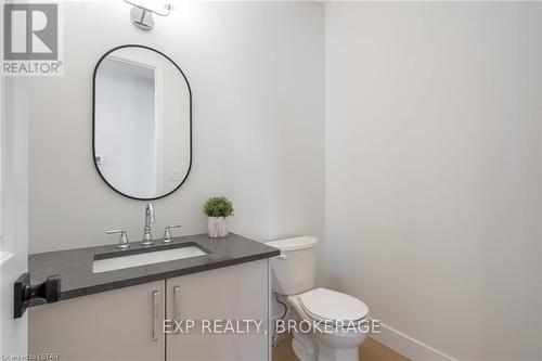 2657 Heardcreek Trail Trail, London, ON - Indoor Photo Showing Bathroom